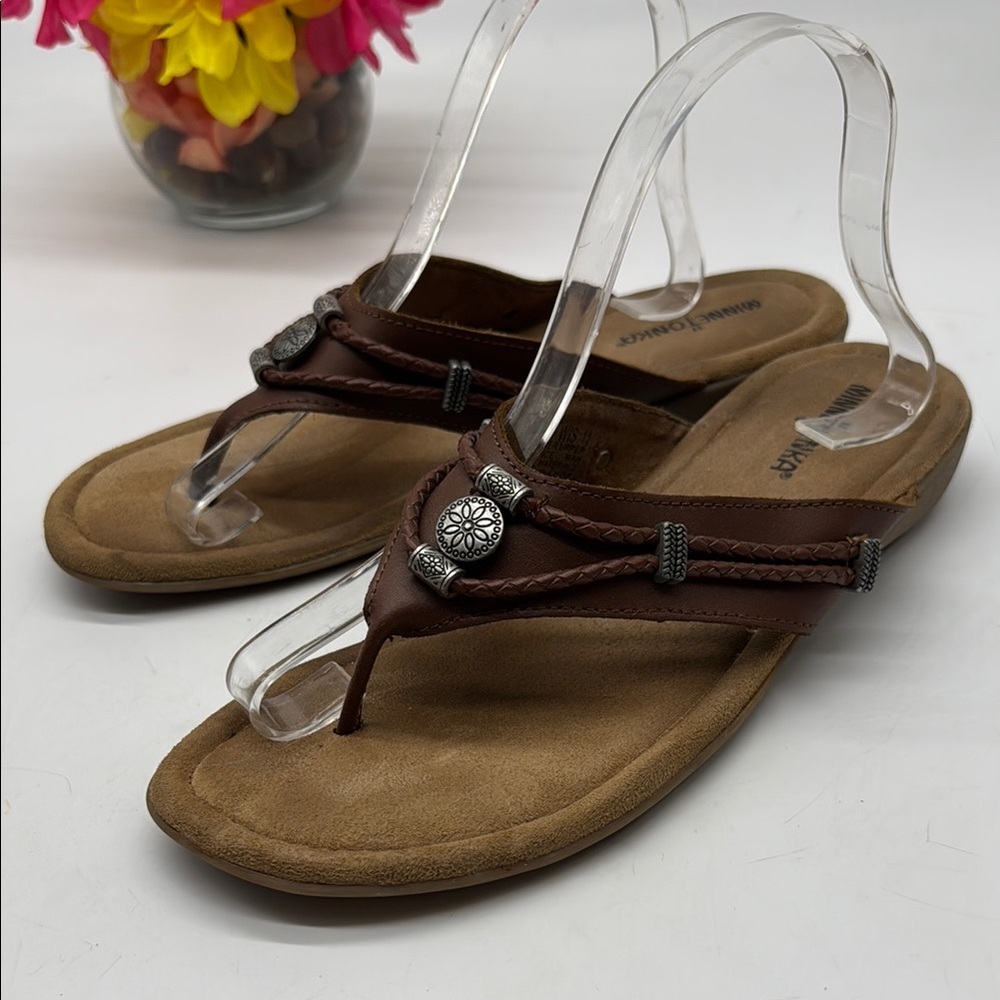 Minnetonka Brown Leather Thong Sandals Size 11 FFT7738D